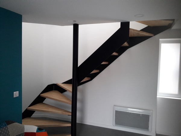 Fabrication et pose d'un escalier à Montaigu par SMCM